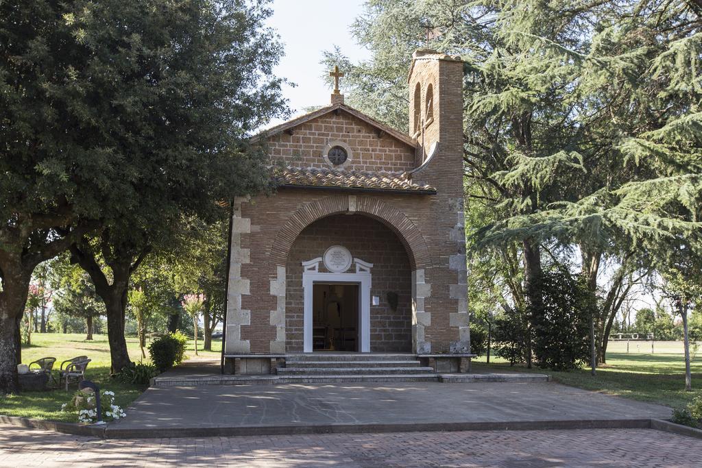 Hotel Antico Borgo Di Sutri Extérieur photo